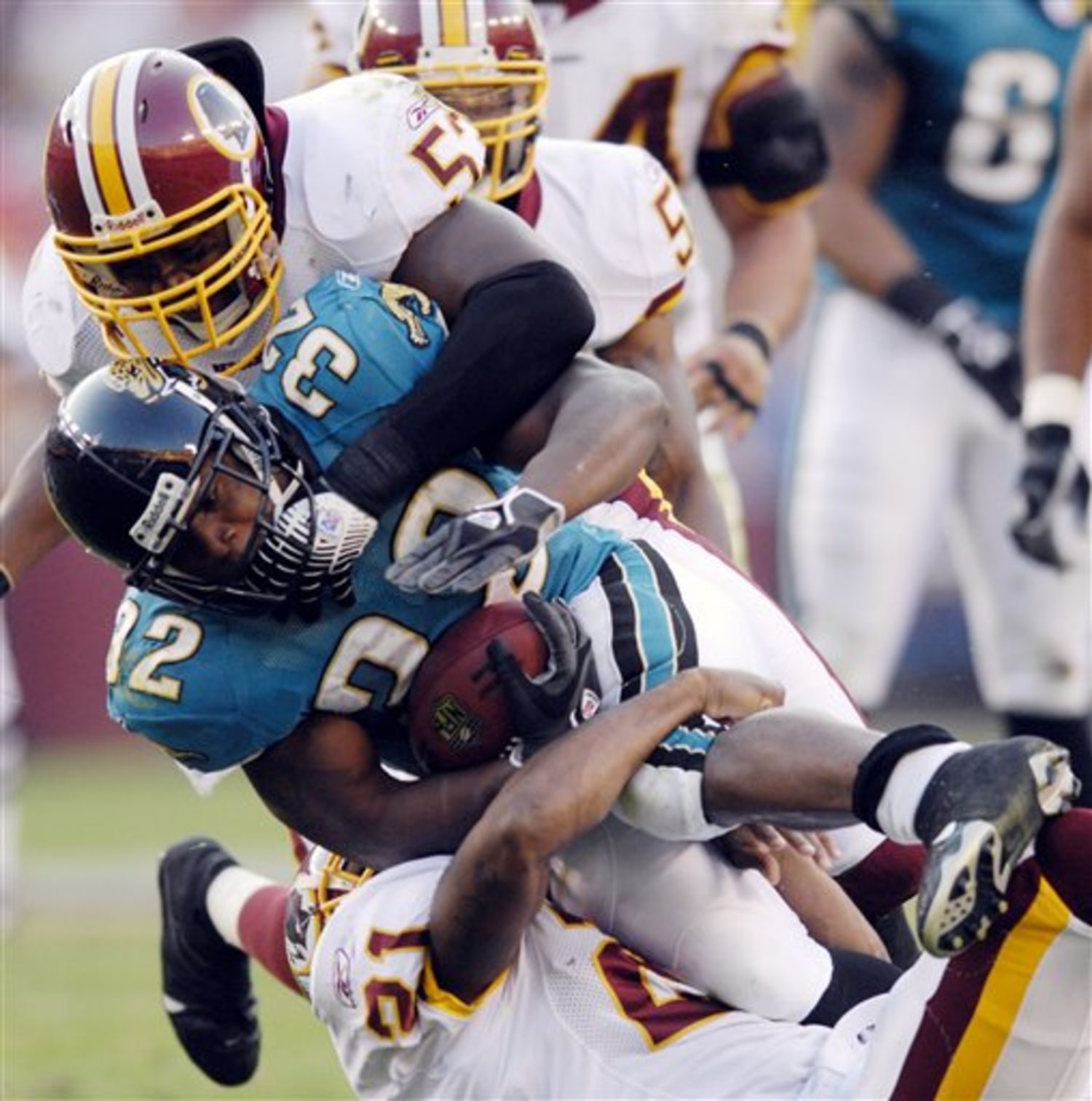 Jacksonville Jaguars quarterback Mark Brunell throws a pass in the