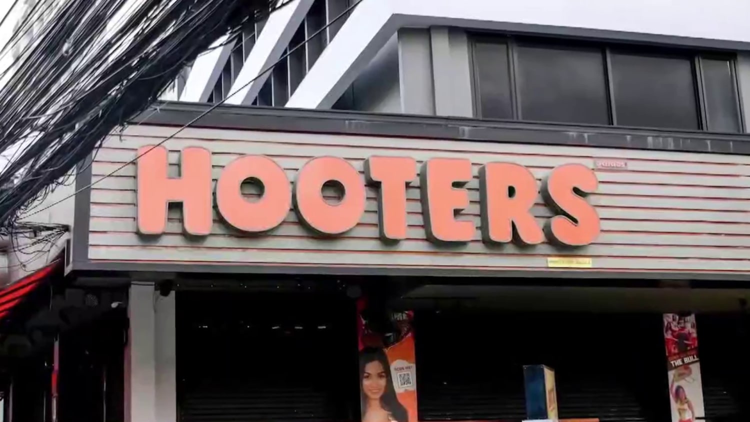 Hooters girls complain about sexy tights 'rule' – and diner chain