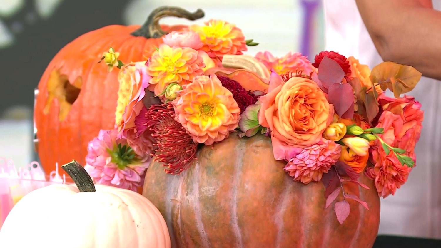 Halloween gift idea: Make a Halloween Eyeball Bouquet  Halloween eyeballs,  Easy halloween crafts, Halloween gifts