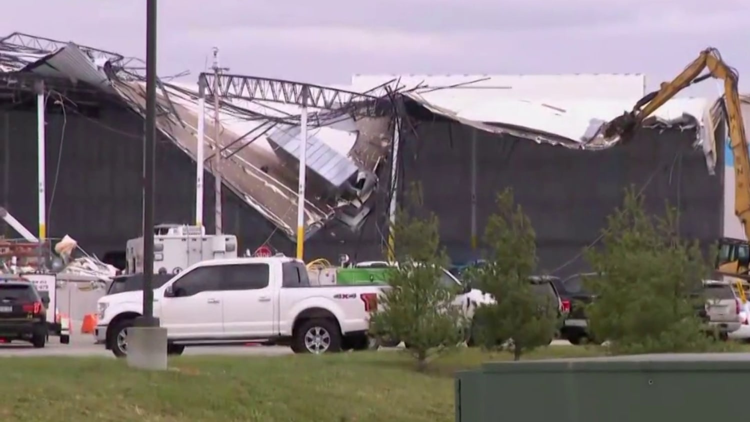 warehouse in Illinois hit by tornado, killing 6