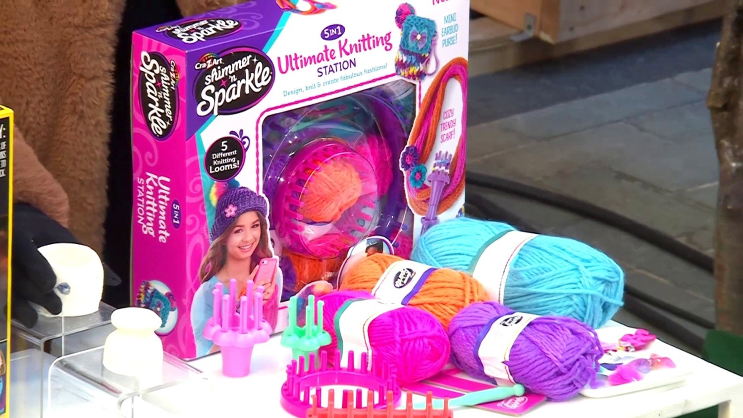 SHIMMER 'N SPARKLE 5-IN-1 ULTIMATE KNITTING STATION - The Toy Insider