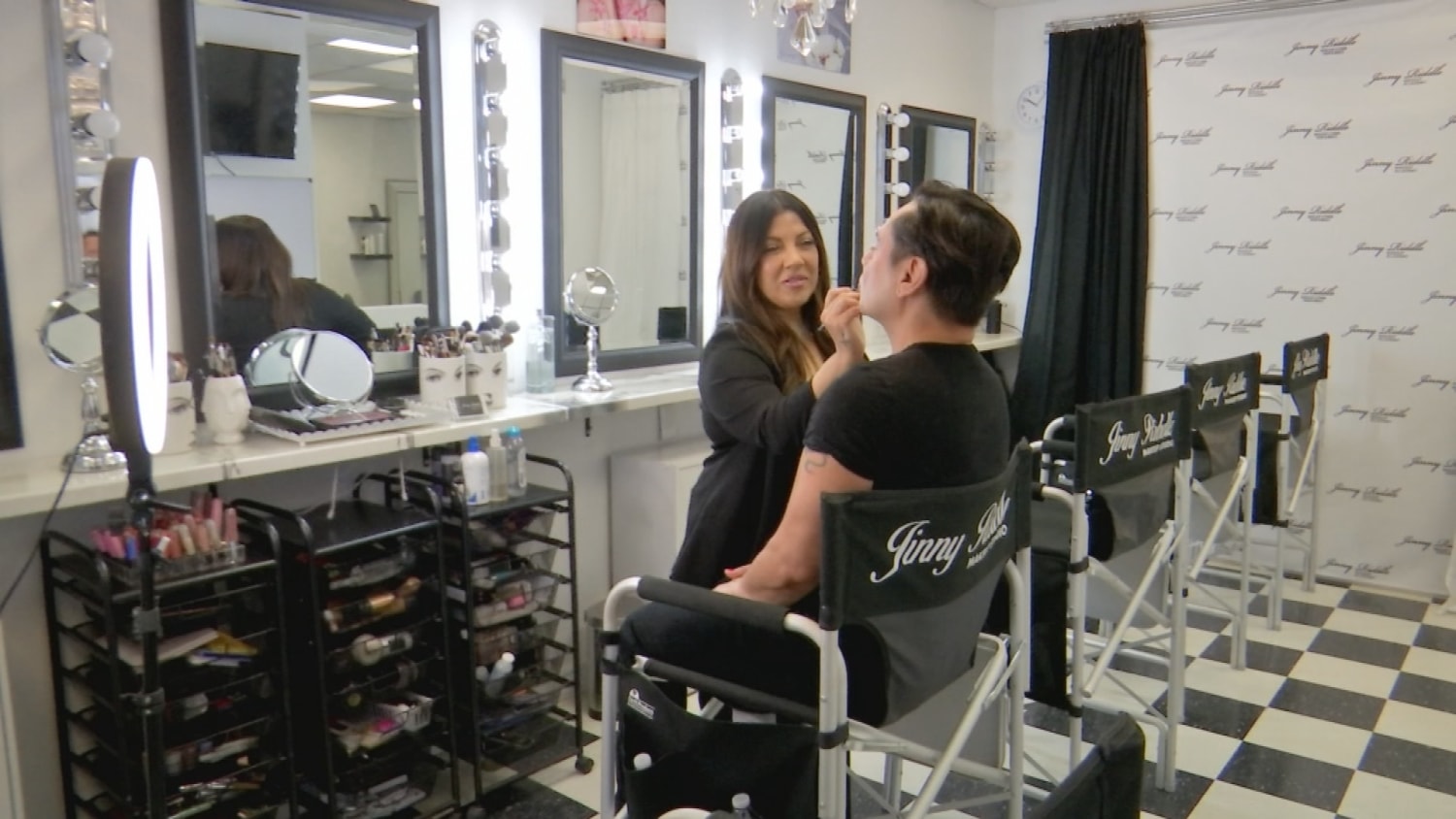 El Paso, Texas, hair salon offers safe space for transgender community as  part of 'Strands of Trans'