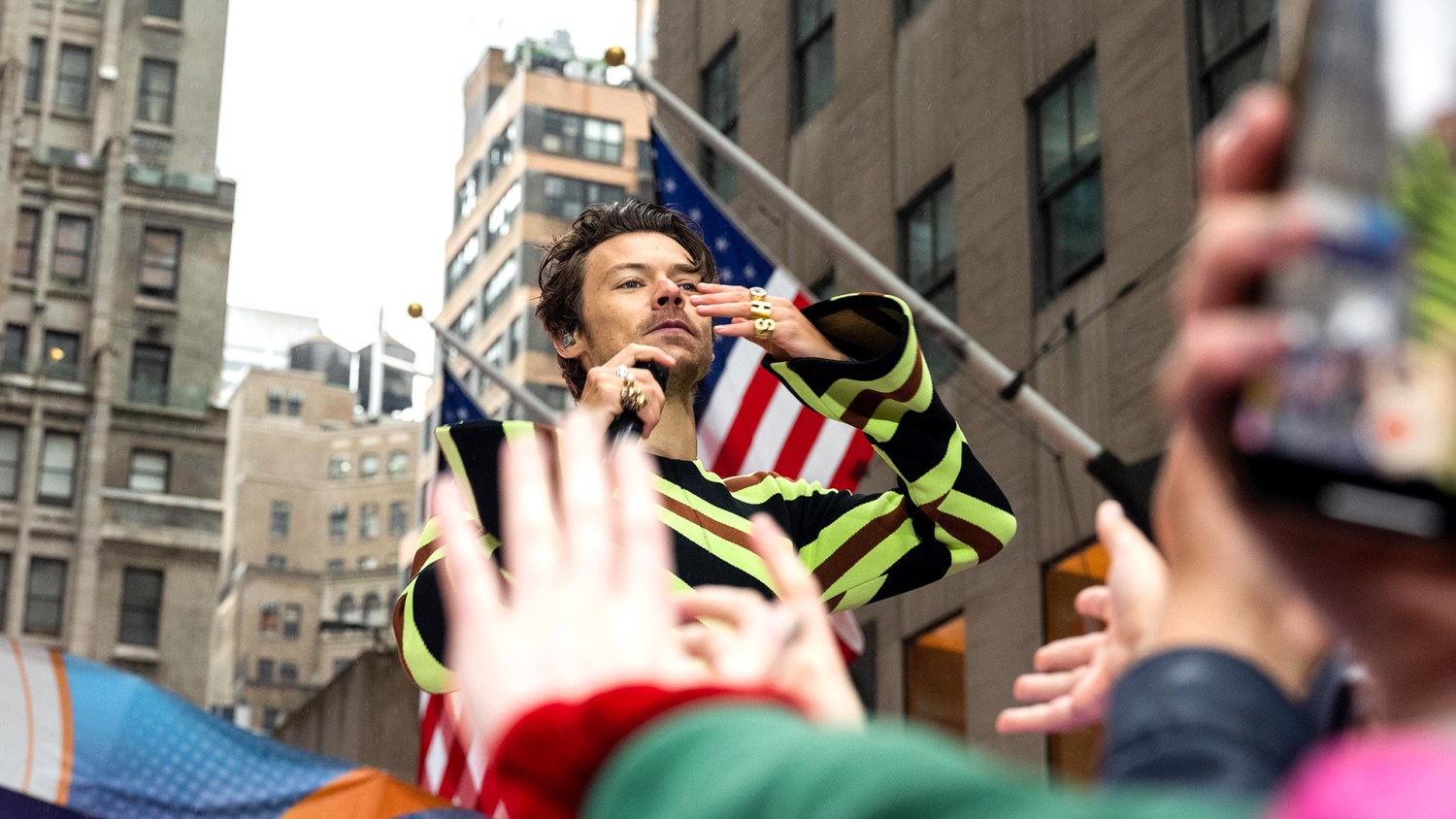 Watch Harry Styles perform 'Late Night Talking' live on TODAY