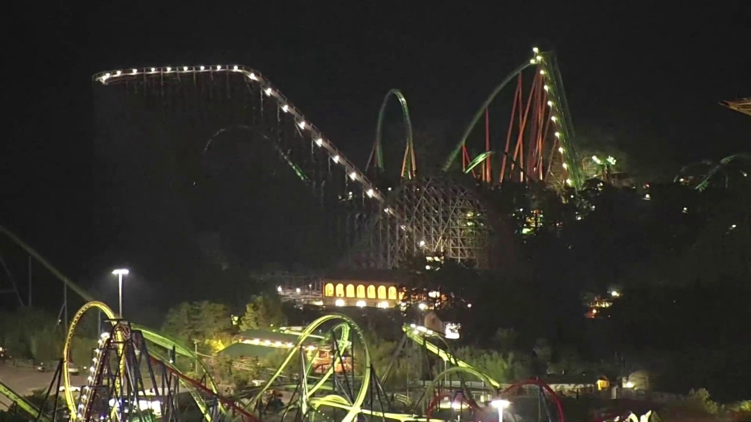 2 rides temporarily shut down in latest Six Flags incidents 