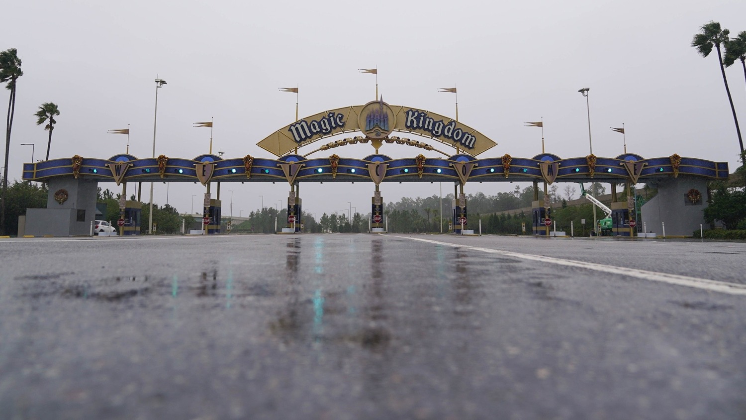 Disney World and Universal Orlando Closing Due to Hurricane Ian