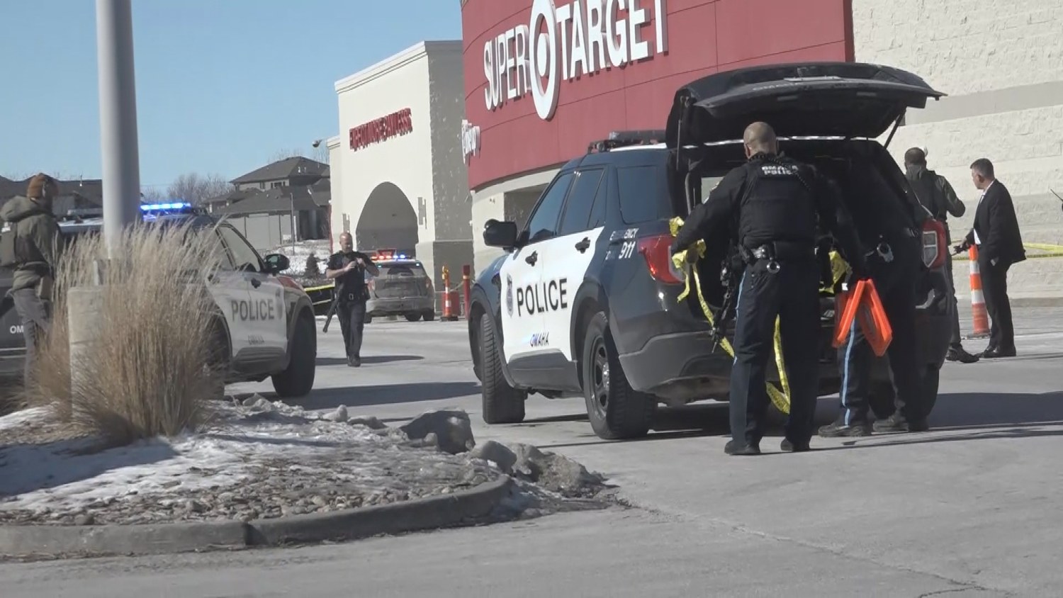 Gunman kills eight people, himself at Nebraska department store