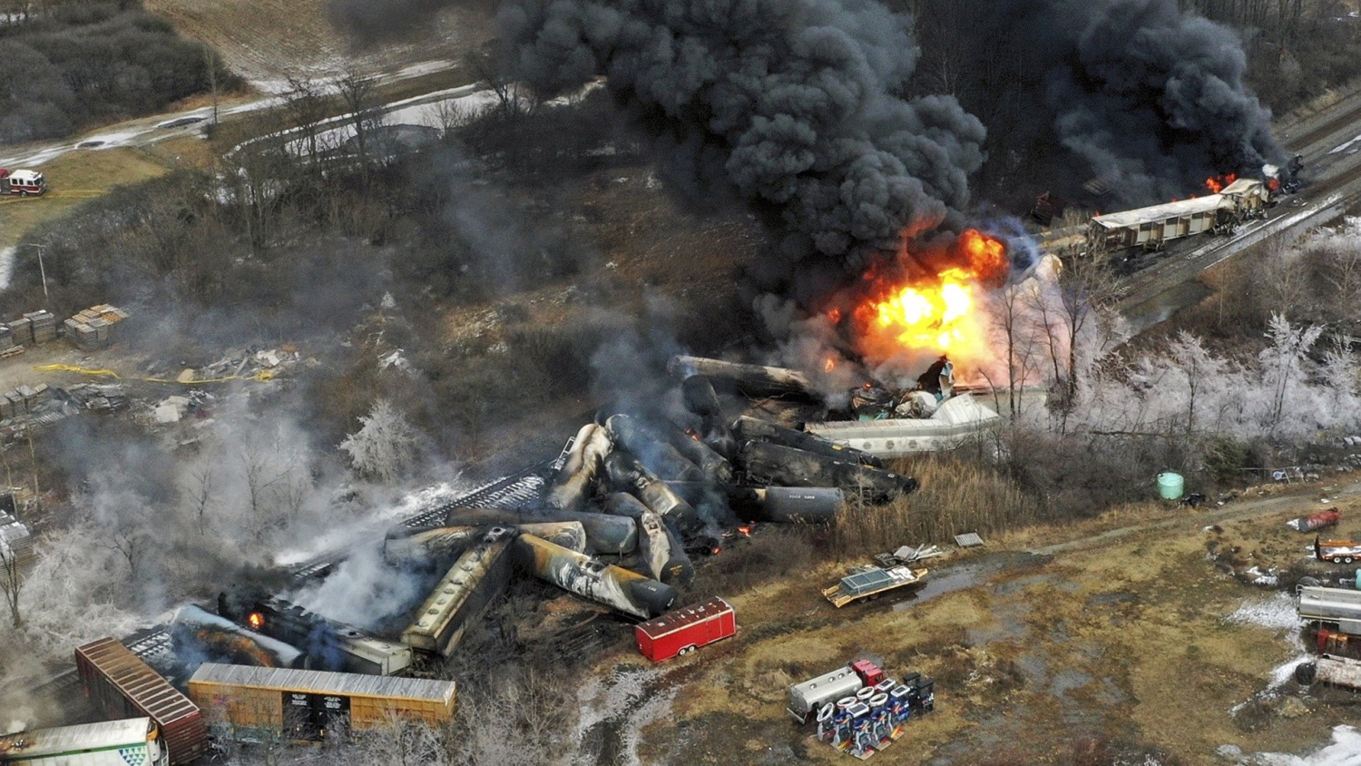 Residents near Ohio train derailment report dead fish and chickens