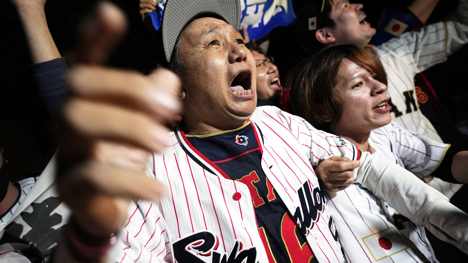 Baseball-Japan a win from gold feel onus to avoid sorrow, boost interest