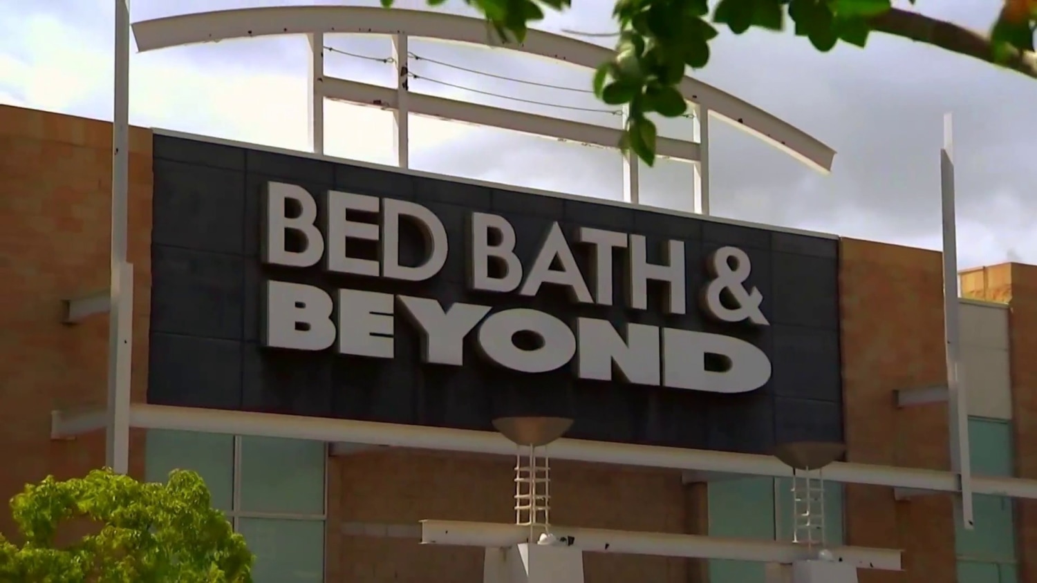 Here's When Bed Bath & Beyond's Closing Sales Will Start