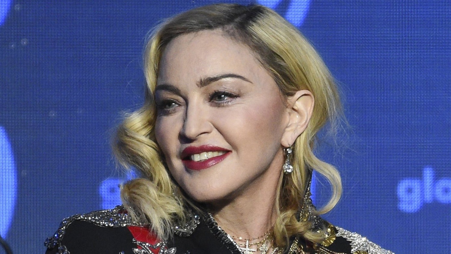 Madonna and Beyoncé pose with some of their daughters at 'Renaissance'  concert