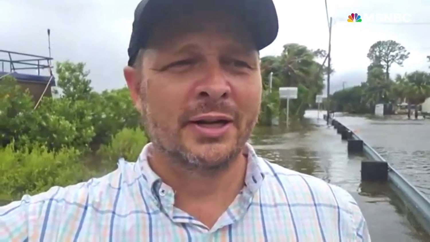 Florida residents who rode out Hurricane Idalia had to 'swim out of their  windows,' couple say