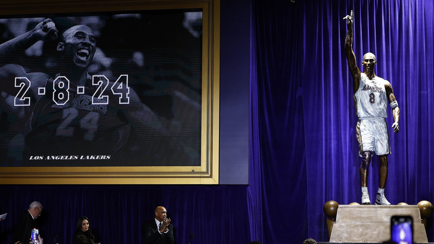 Kobe Bryant statue unveiled at Crypto.com Arena