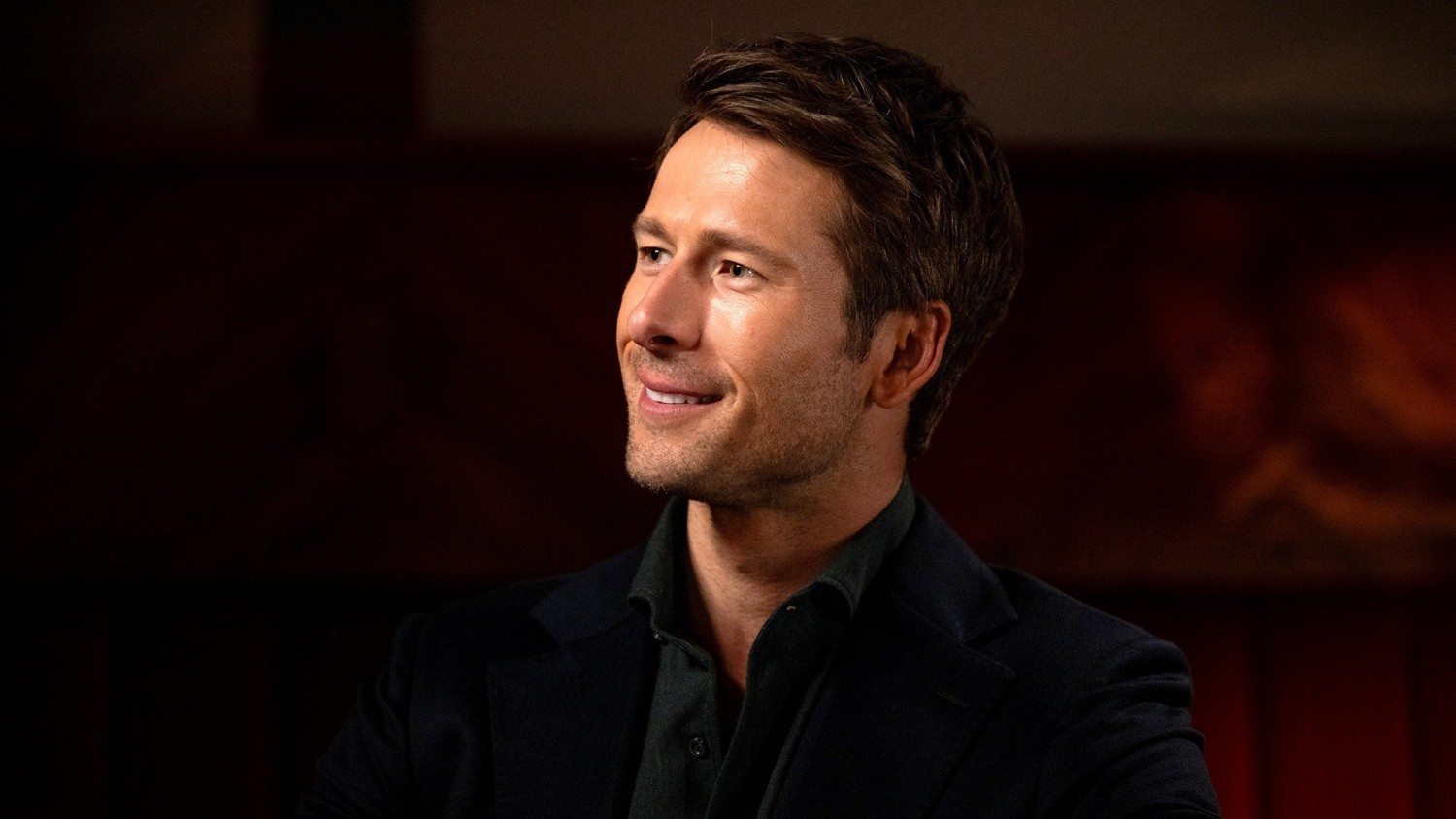 El ‘Hit Man’ de Glen Powell es un éxito para Netflix con su debut en el primer lugar: por qué expertos e insiders coinciden en que es una estrella de cine legítima