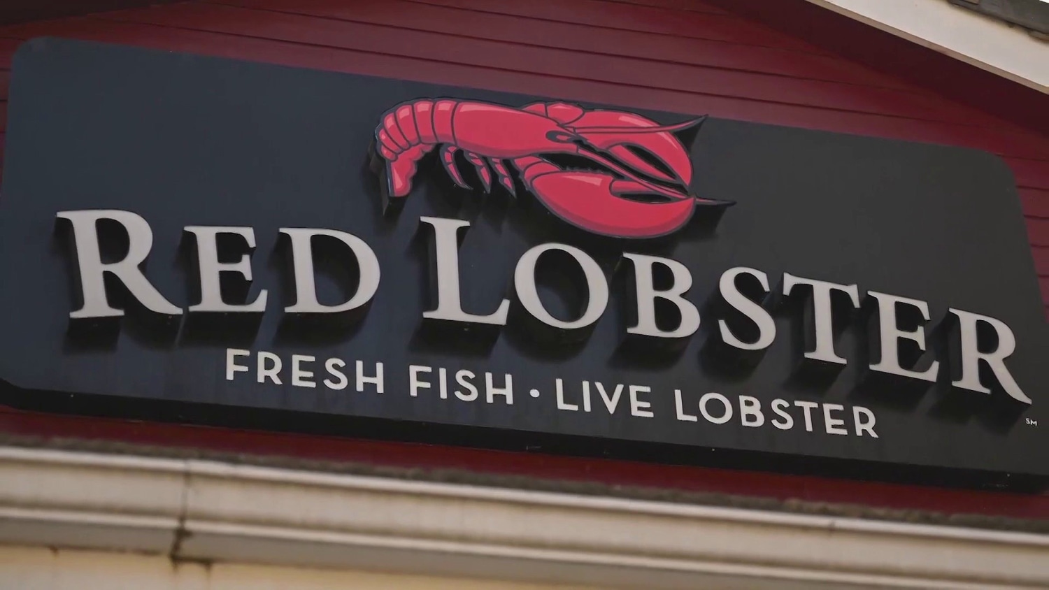 Red Lobster Lobster Review: Red Lobster's Fried Lobster And Waffles