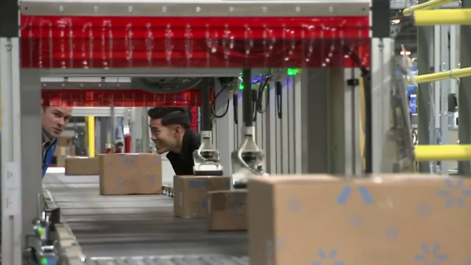 Retailers rush to finish preparations ahead of Cyber Monday