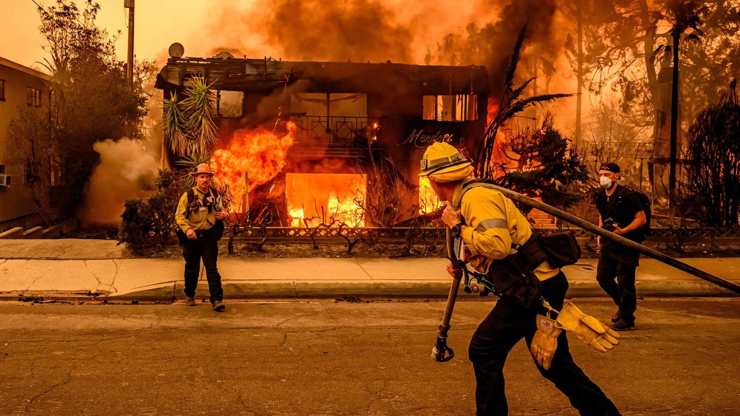 Another fire roars to life in Los Angeles, triggering new evacuations