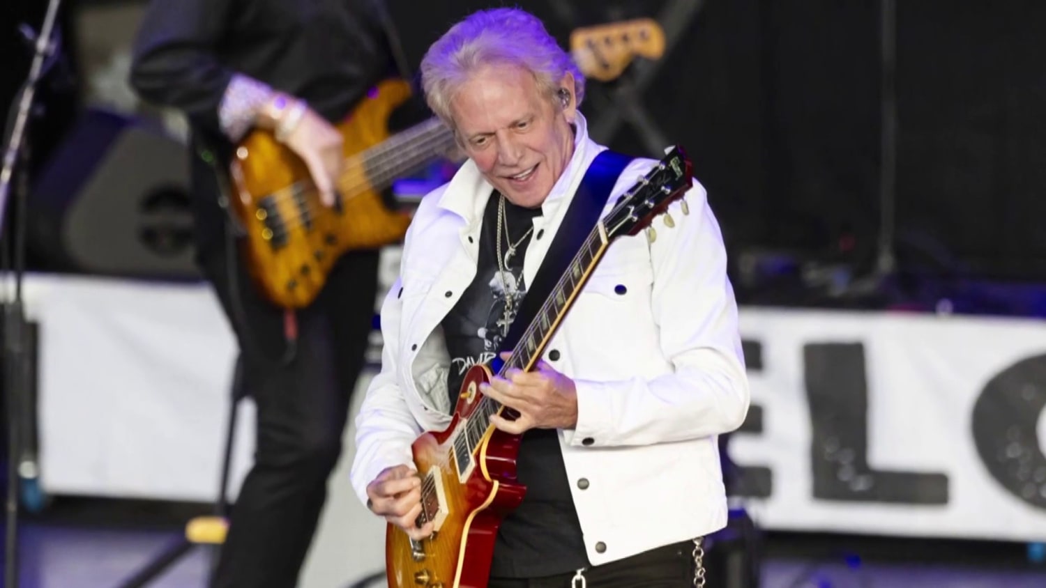 Former Eagles guitarist rushed off stage after medical emergency
