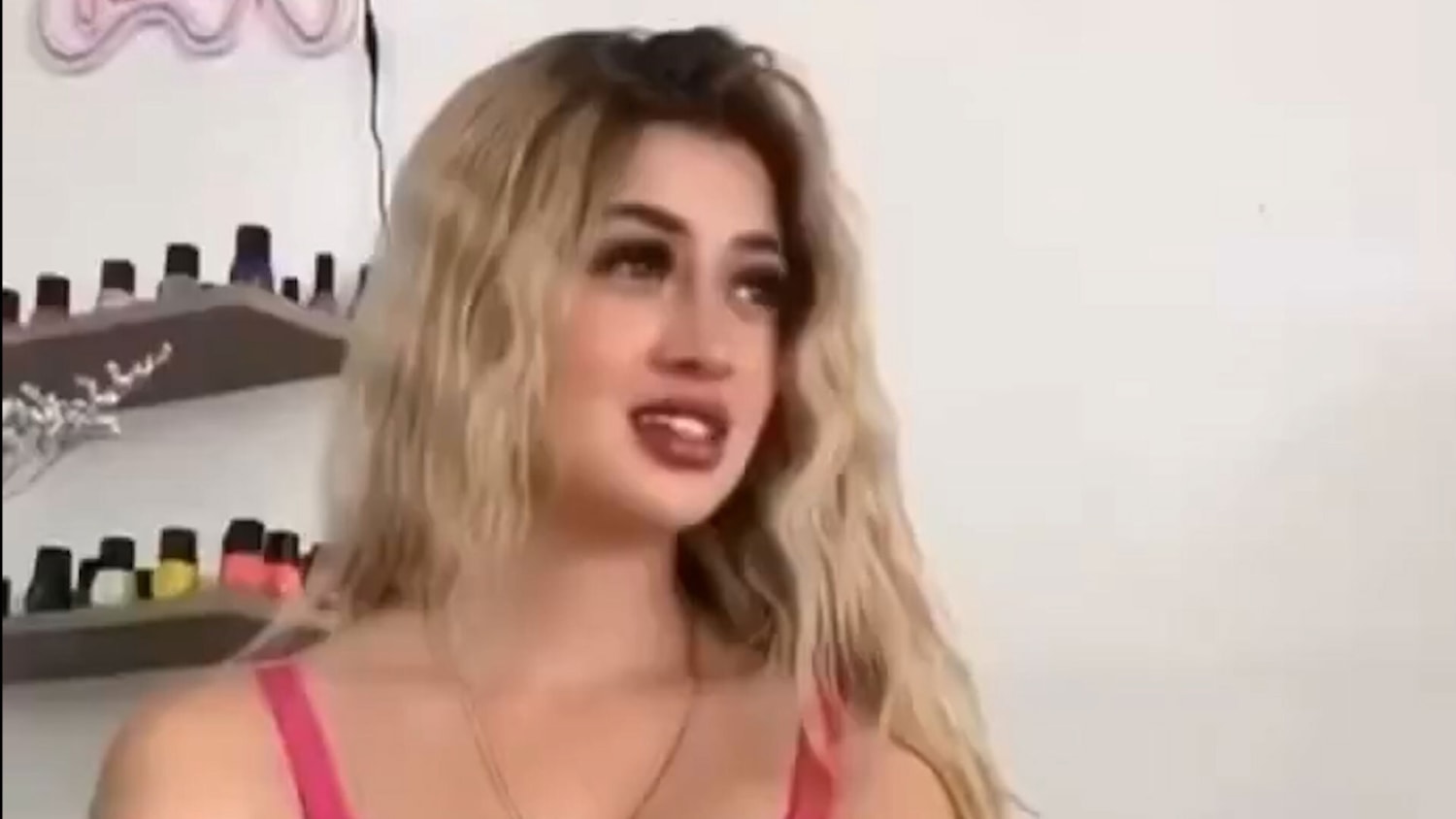 Mexican beauty influencer fatally shot during TikTok livestream