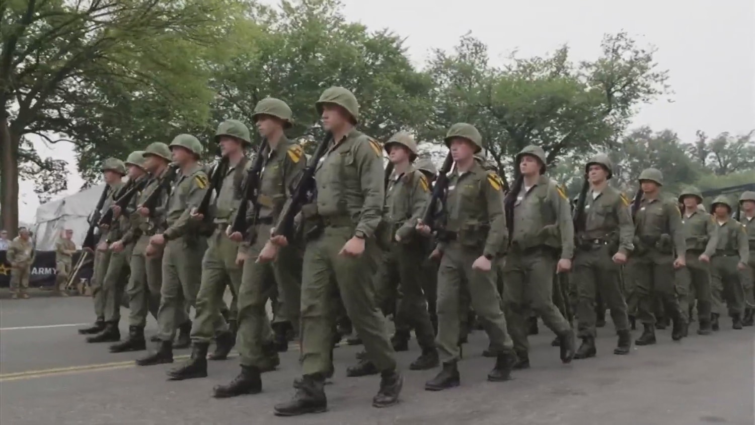 Military parade pays tribute to Vietnam veterans