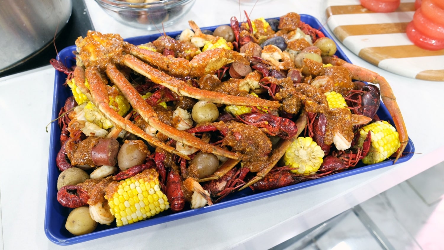 Seafood Boil With Spicy Butter Sauce, image size:1500x844
