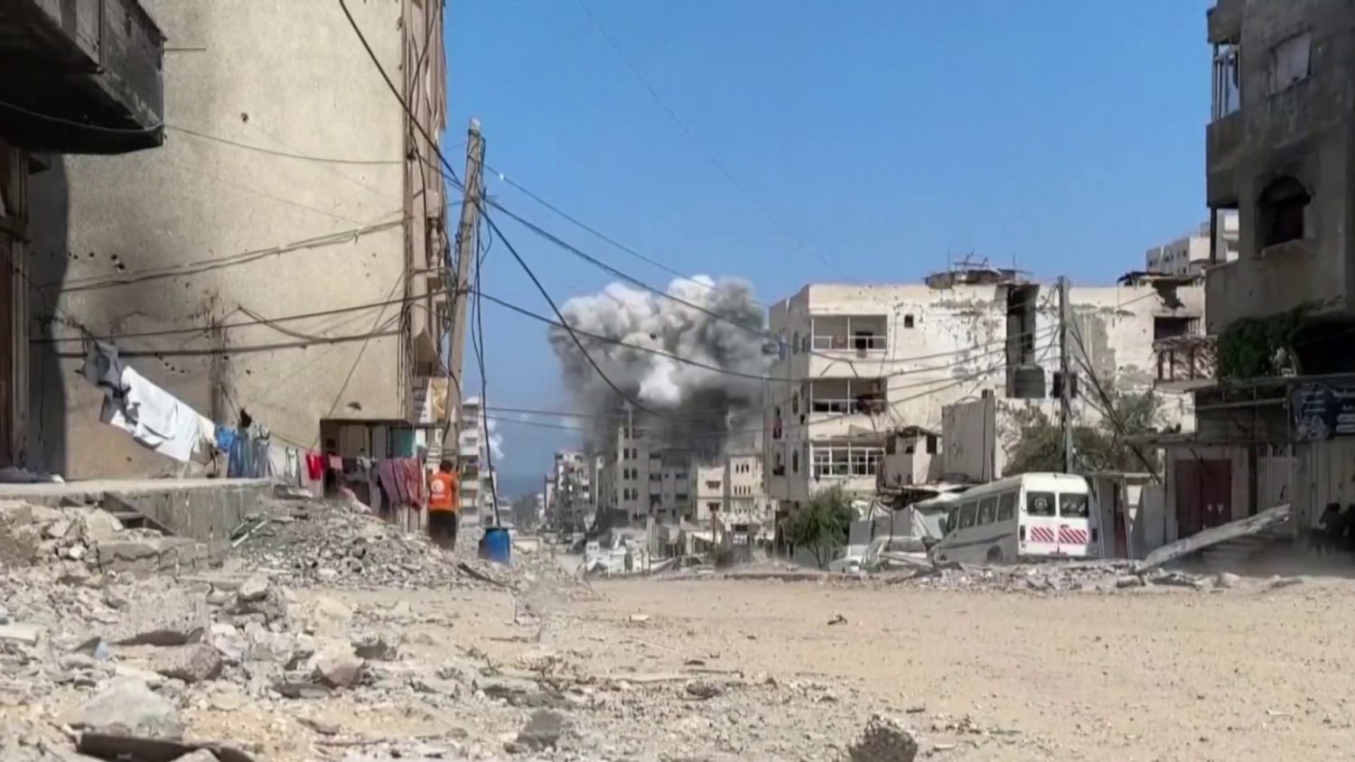 How much aid has made it into Gaza since Israel said it was easing restrictions?