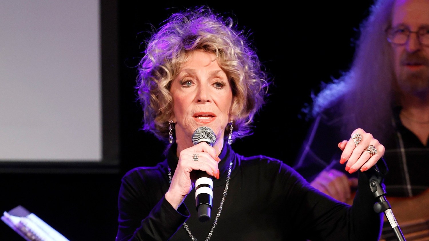 Jeannie Seely, Legendary Country Music Singer, Dies at 85