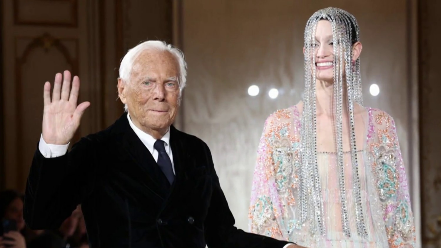 Large crowds gather to pay last respects to Giorgio Armani
