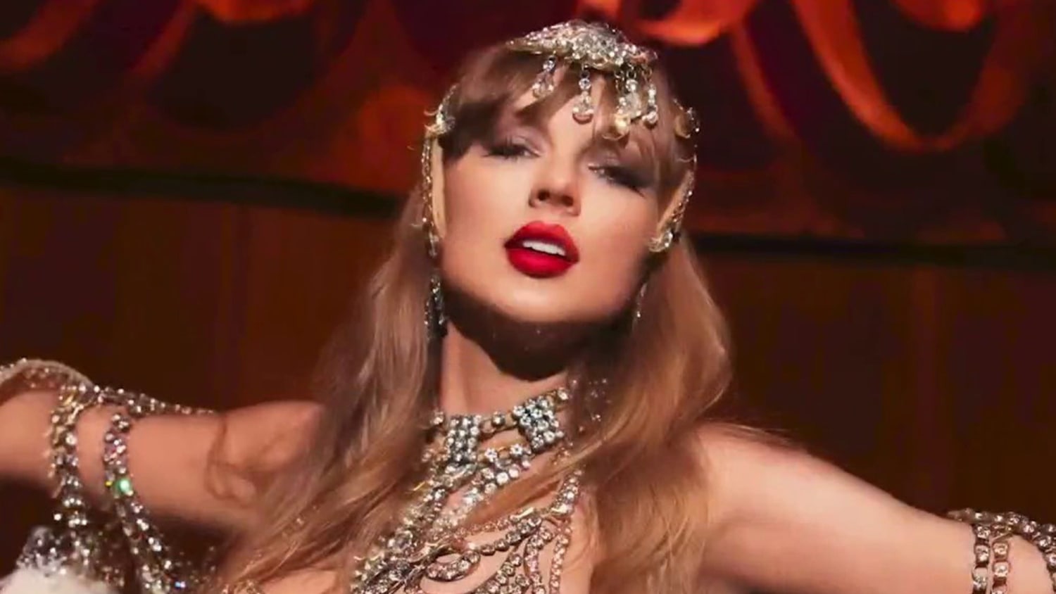 Taylor Swifts Life of a Showgirl Album Breaks Records on Spotify