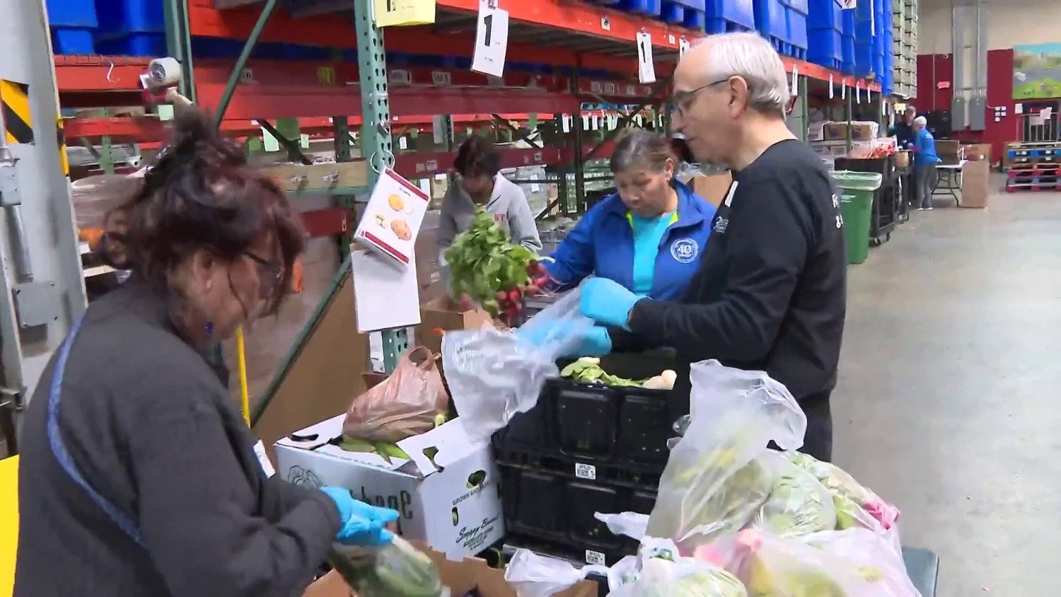 Food banks and community groups brace for spike in demand as shutdown continues