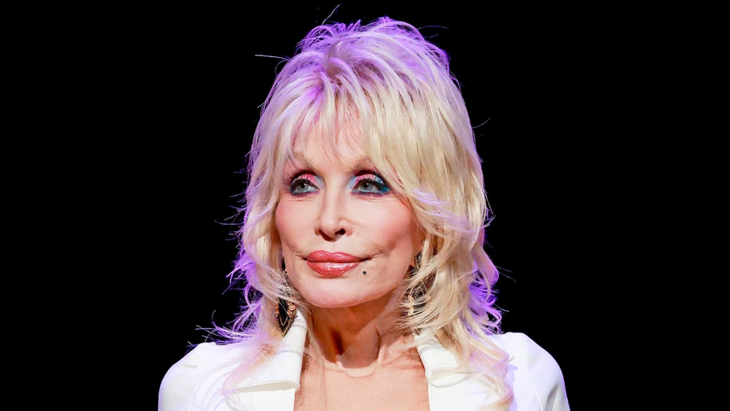 Dolly Parton’s Sister Asks for Prayers for Singer, Sparking Concern