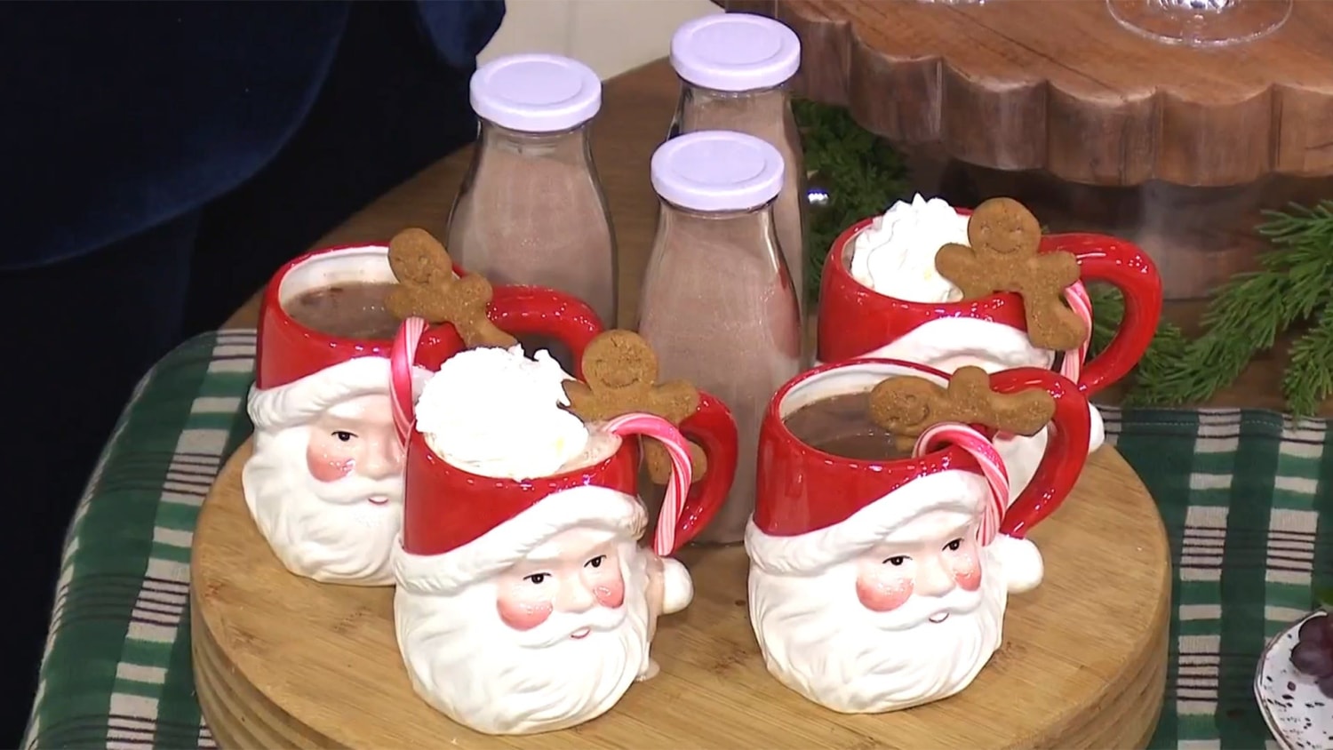 5 Festive Holiday Entertaining Ideas You Can Pull Off Last-Minute