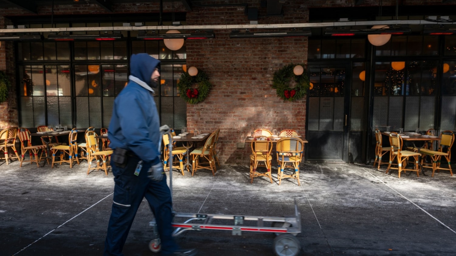 nbcnews.com - Gains in health care, declines in manufacturing highlight tough year for U.S. job market