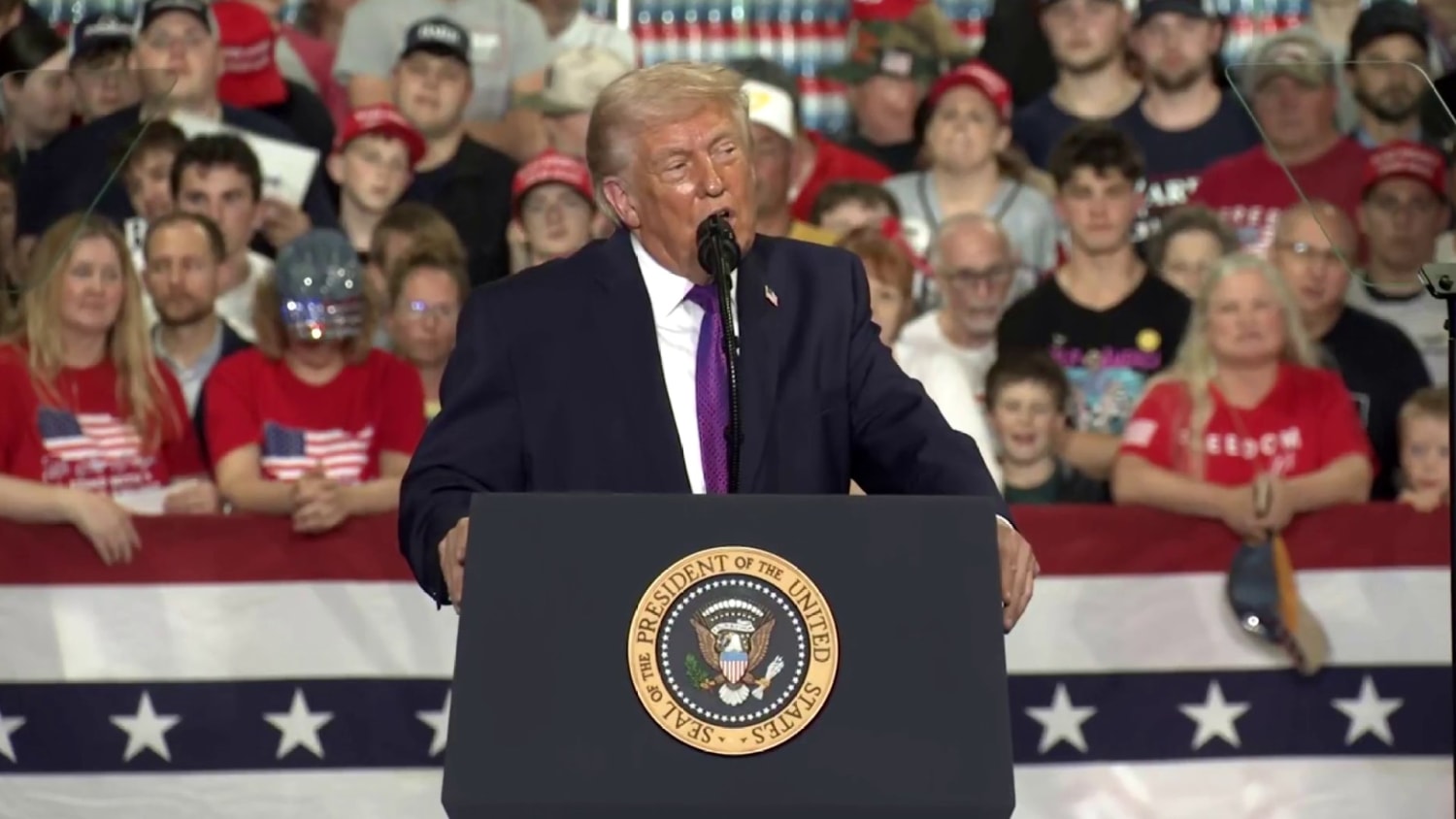 nbcnews.com - Trump tries to navigate Iran war and rising gas prices at first rally since strikes began