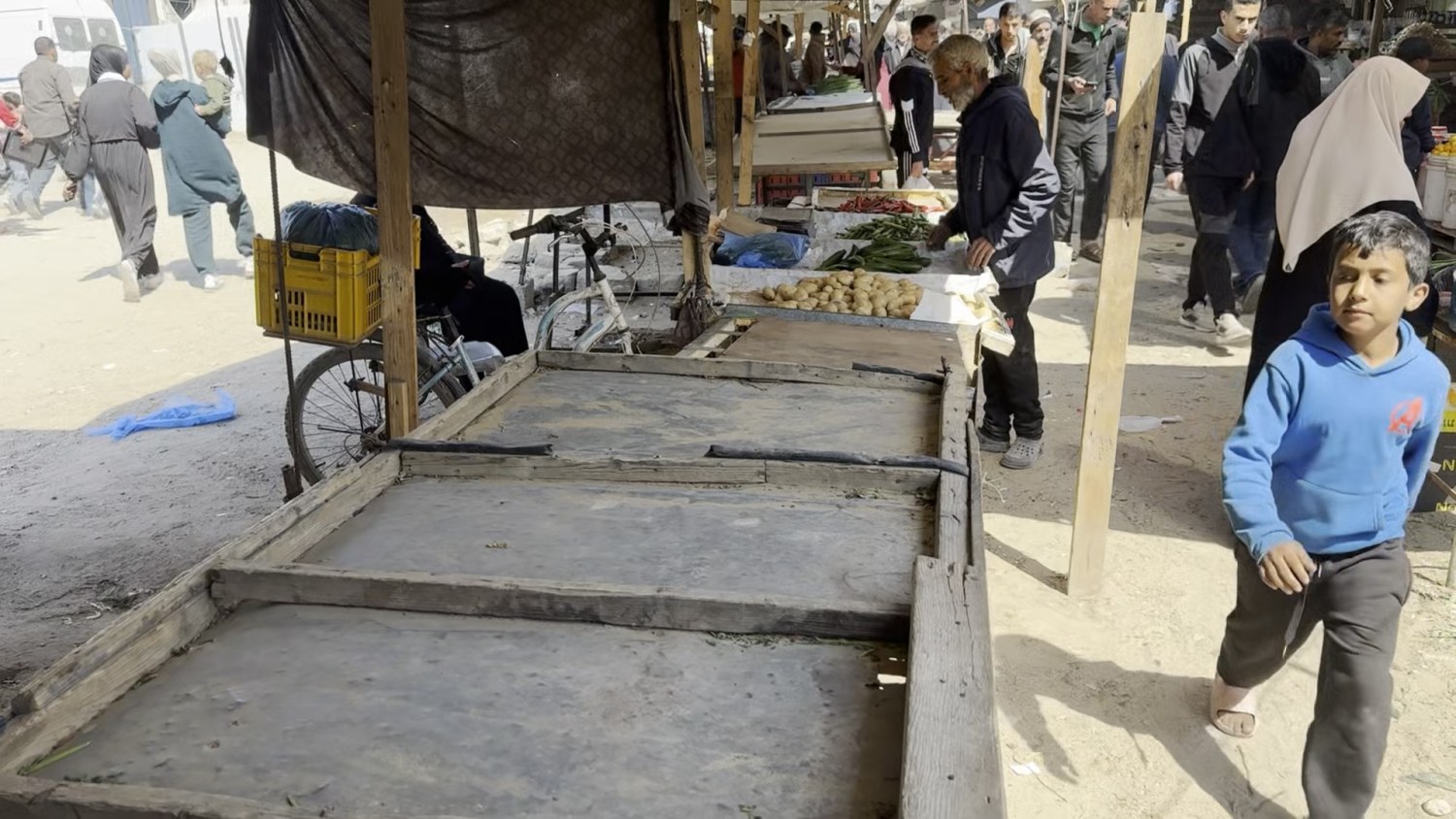 nbcnews.com - Hospital officials say an Israeli strike killed 4 in Gaza, including 2 children and a pregnant woman