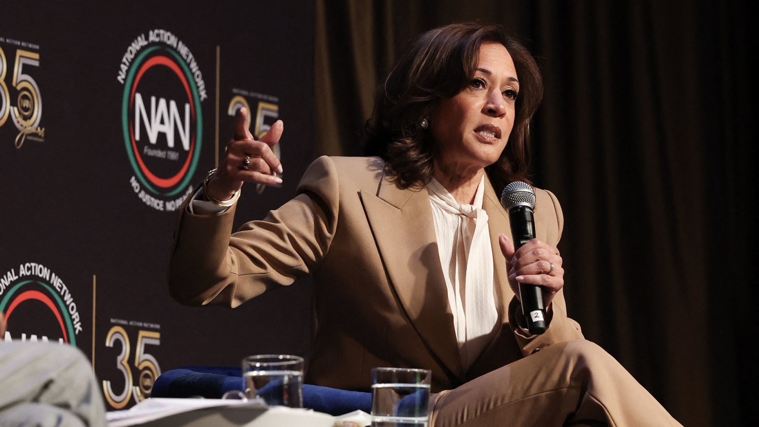 nbcnews.com - Kamala Harris expected to blame Democrats and Republicans for failed economic policy at state party dinner