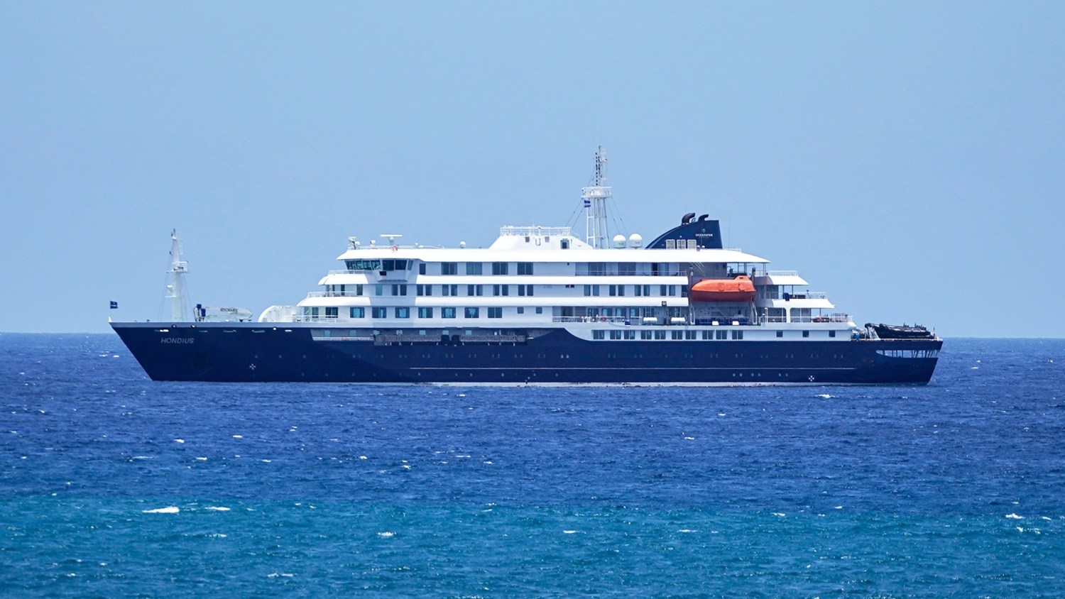 nbcnews.com - World health chief addresses worried Tenerife residents as hantavirus cruise ship prepares to dock