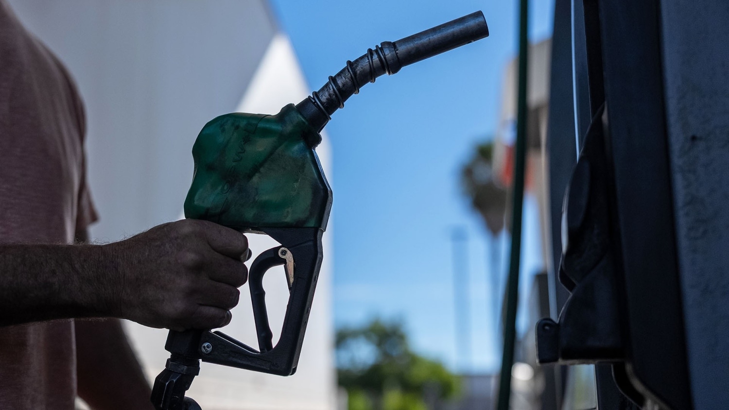 nbcnews.com - Gas prices approach highest level this year with just weeks to go before midterms