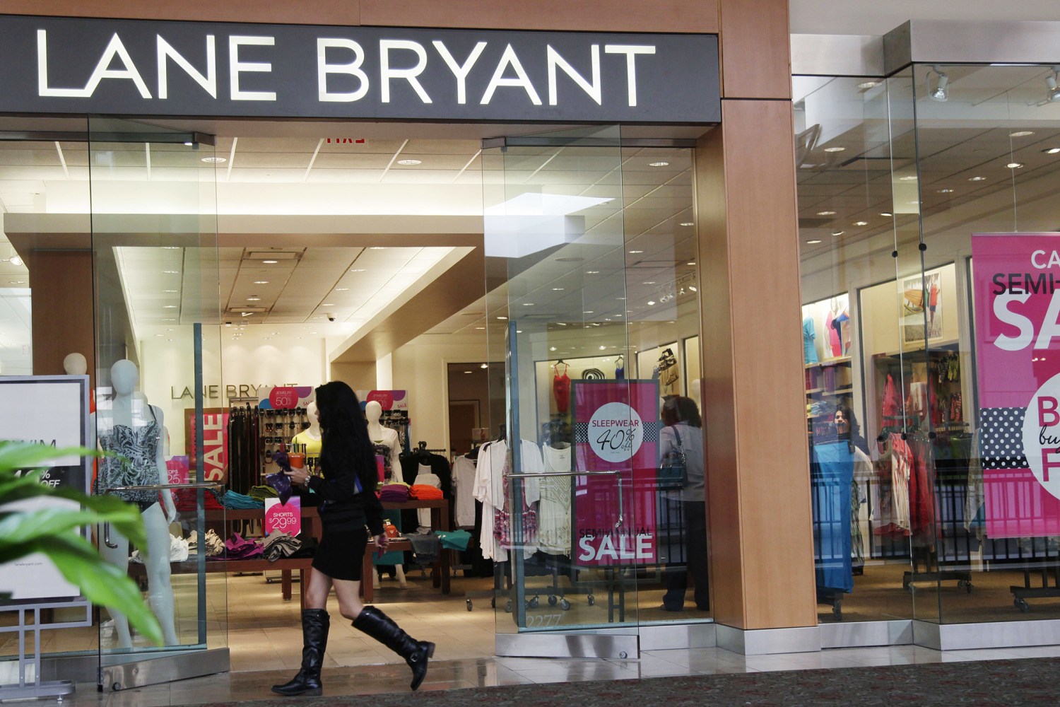 Verizon AM Incognito mode is on LANE BRYANT Lane Bryant Locations Brands  History Lane Bryant Inc.