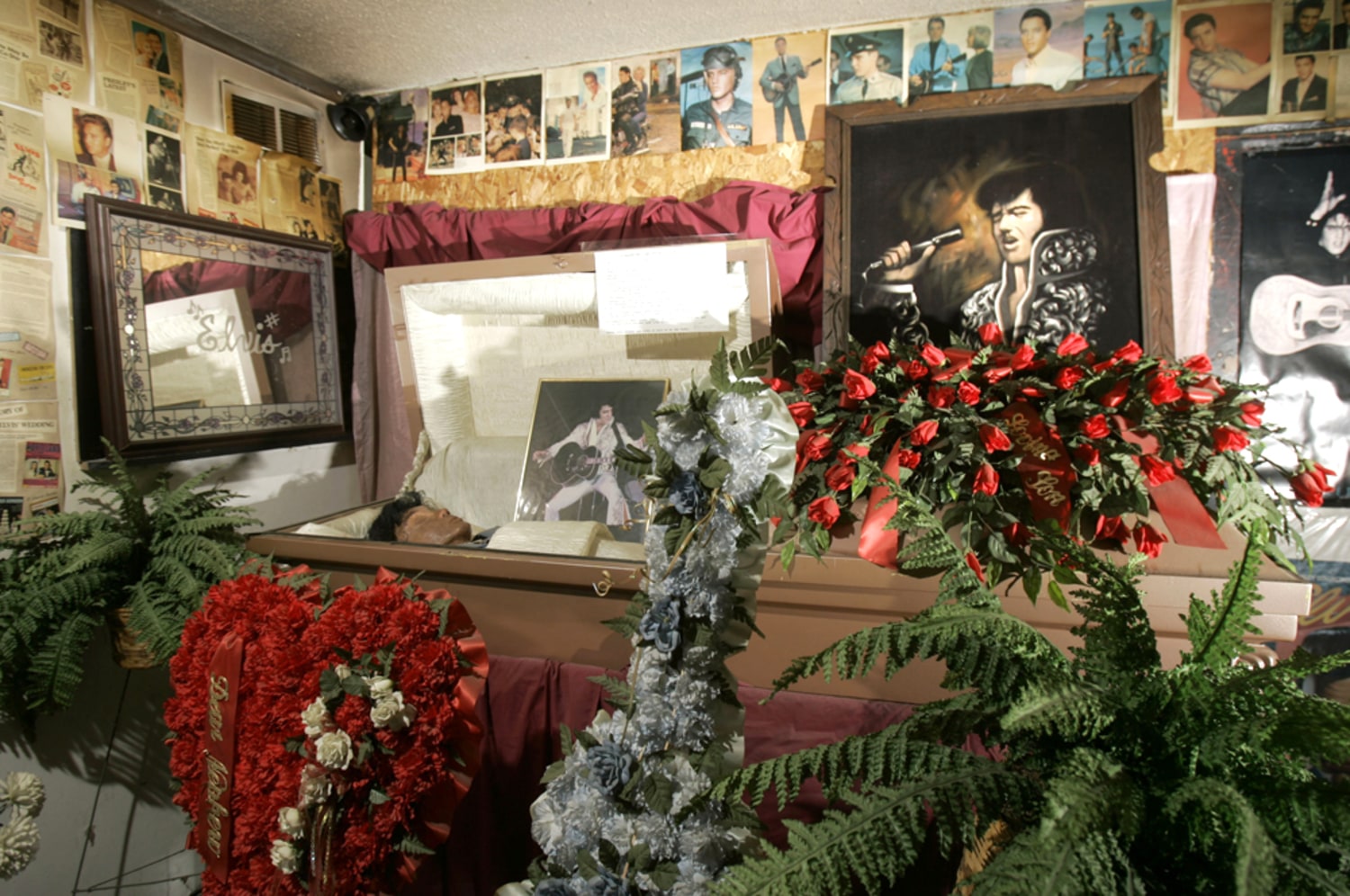 High bidder to reopen Elvis Is Alive Museum
