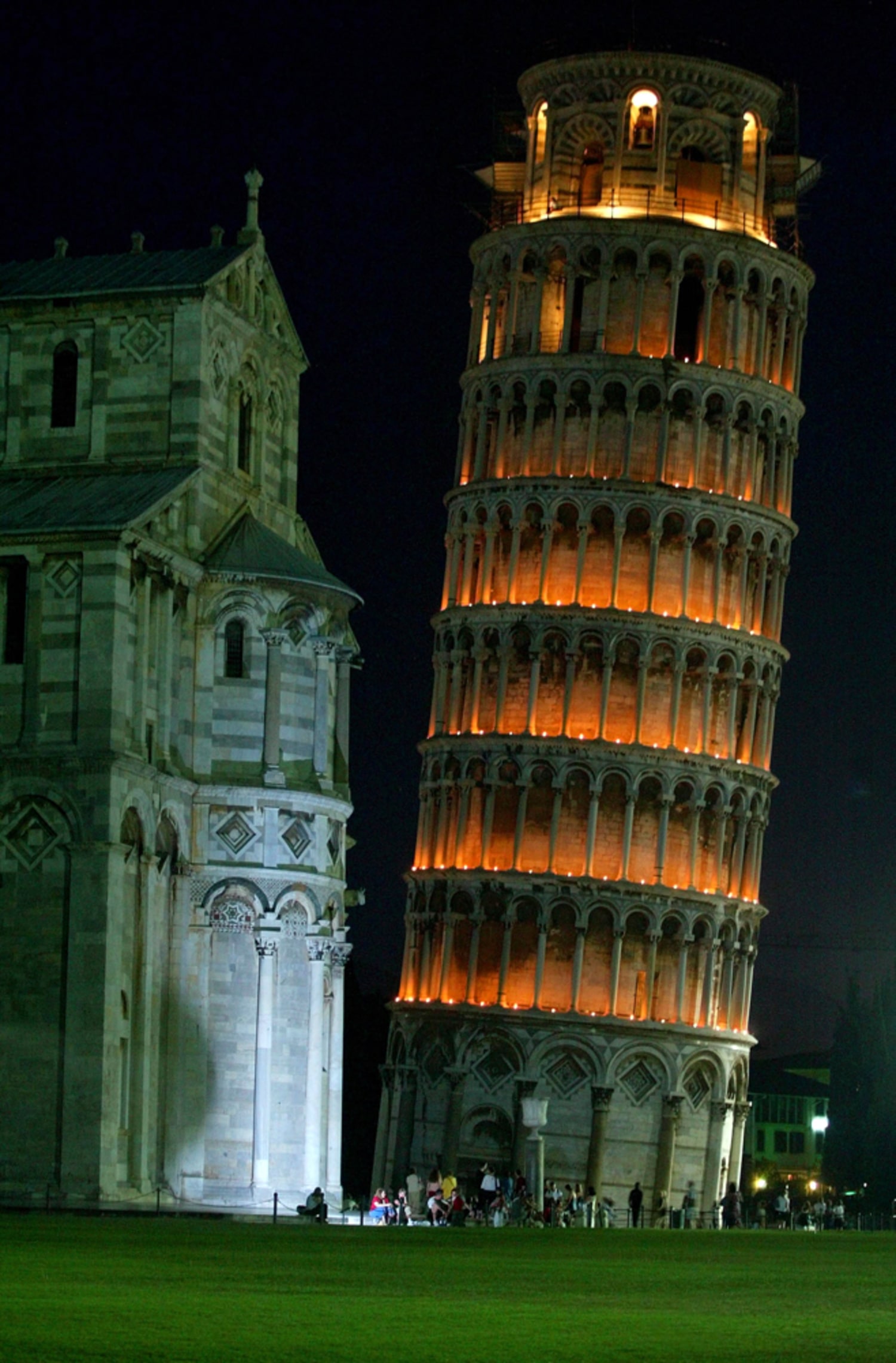Leaning Tower Of Pisa Leans A Quick Visit To The Leaning Tower Of Pisa Leaning Tower Of Pisa Leans A Quick Visit To The Leaning Tower Of Pisa