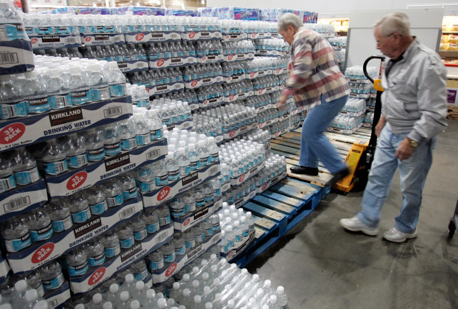 Feeling thrifty, the thirsty reach for tap water