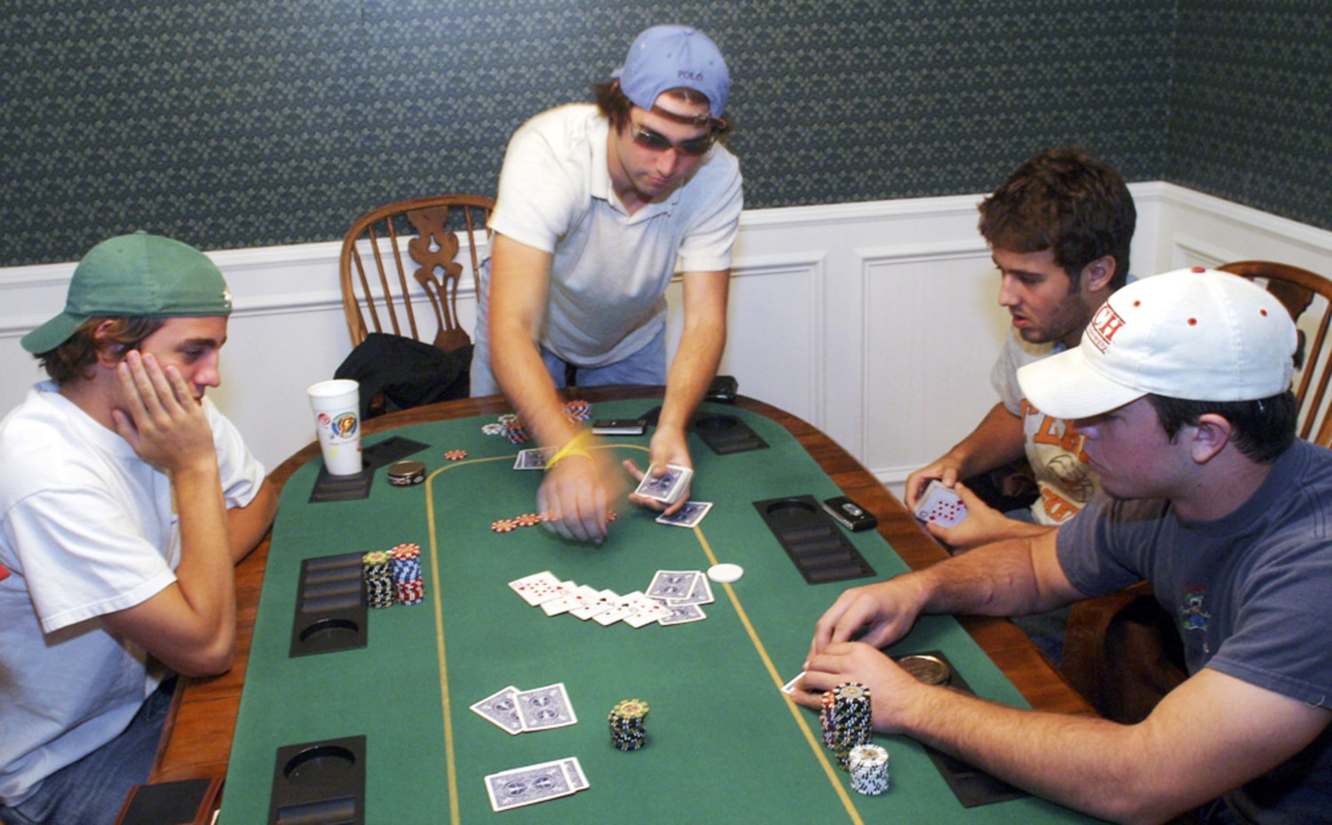 Play Poker Games