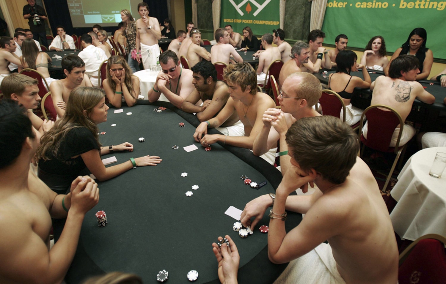 Strip poker championships bring mass a-peel pic