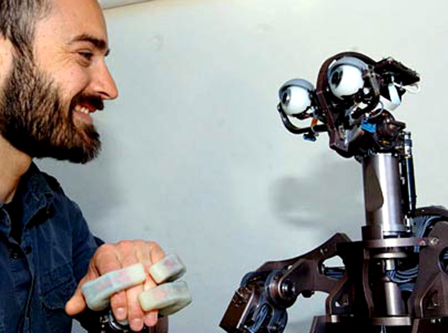 Современные роботы. Предметы роботы Кожевников. Робот с лампочкой в носу. Sensing and Perception of Adaptive Robots.