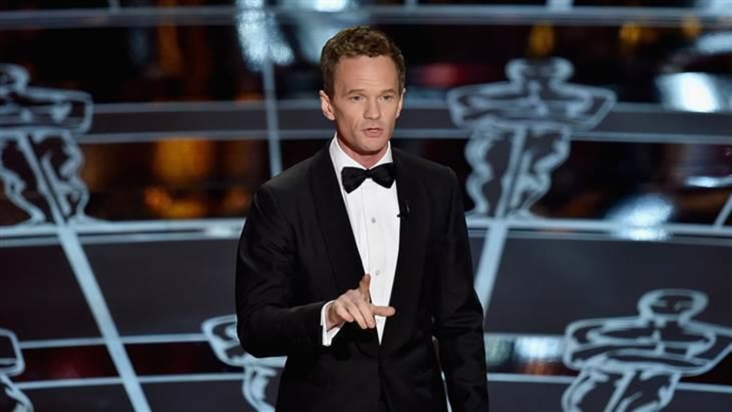 OMG, here's Neil Patrick Harris running around in his chonies at last  night's Oscars 