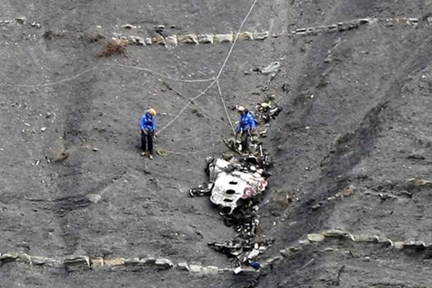 France Halts Search for Bodies at Germanwings Crash Site, image size:1500x999