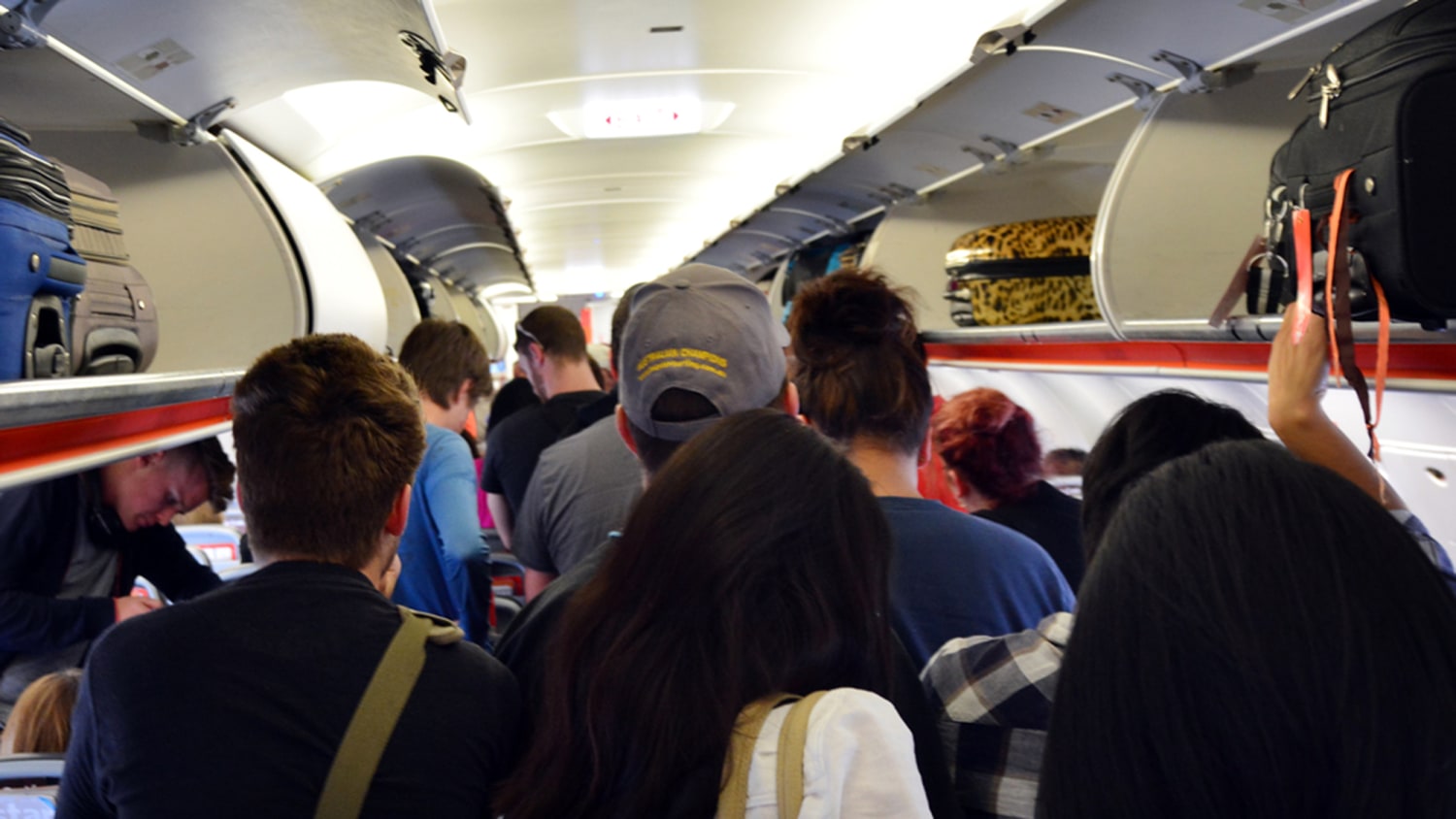 Study US airline fliers would pay extra to exit the plane first