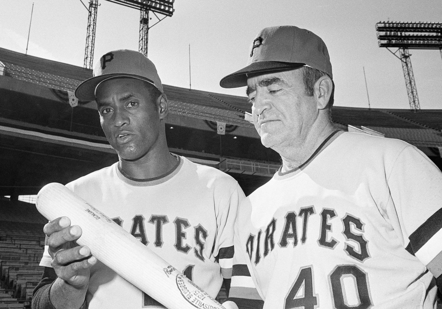 Across Pittsburgh, Pirates gather to honor Roberto Clemente