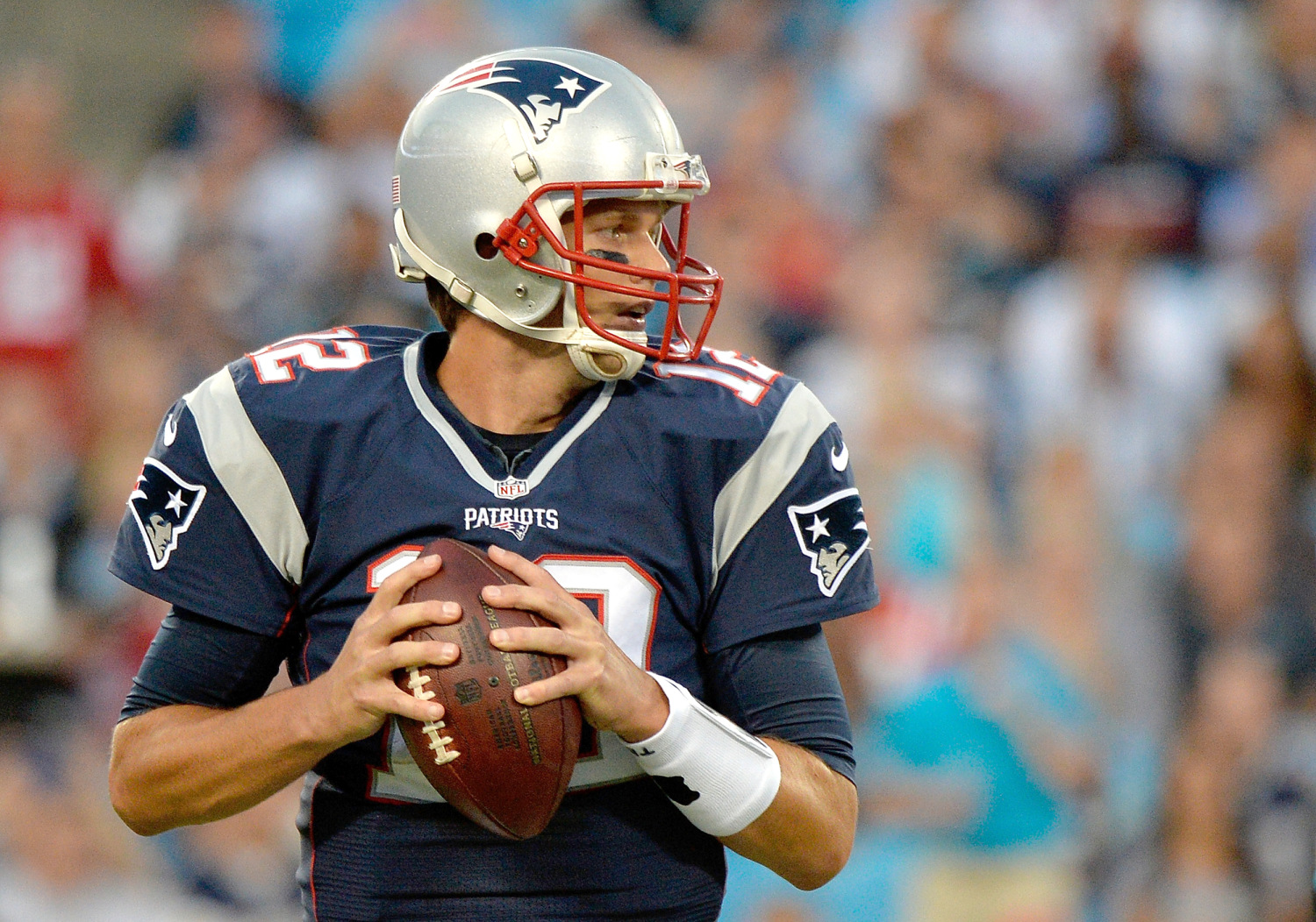 Tom Brady's Deflategate Suspension Tossed by Federal Judge - E! Online