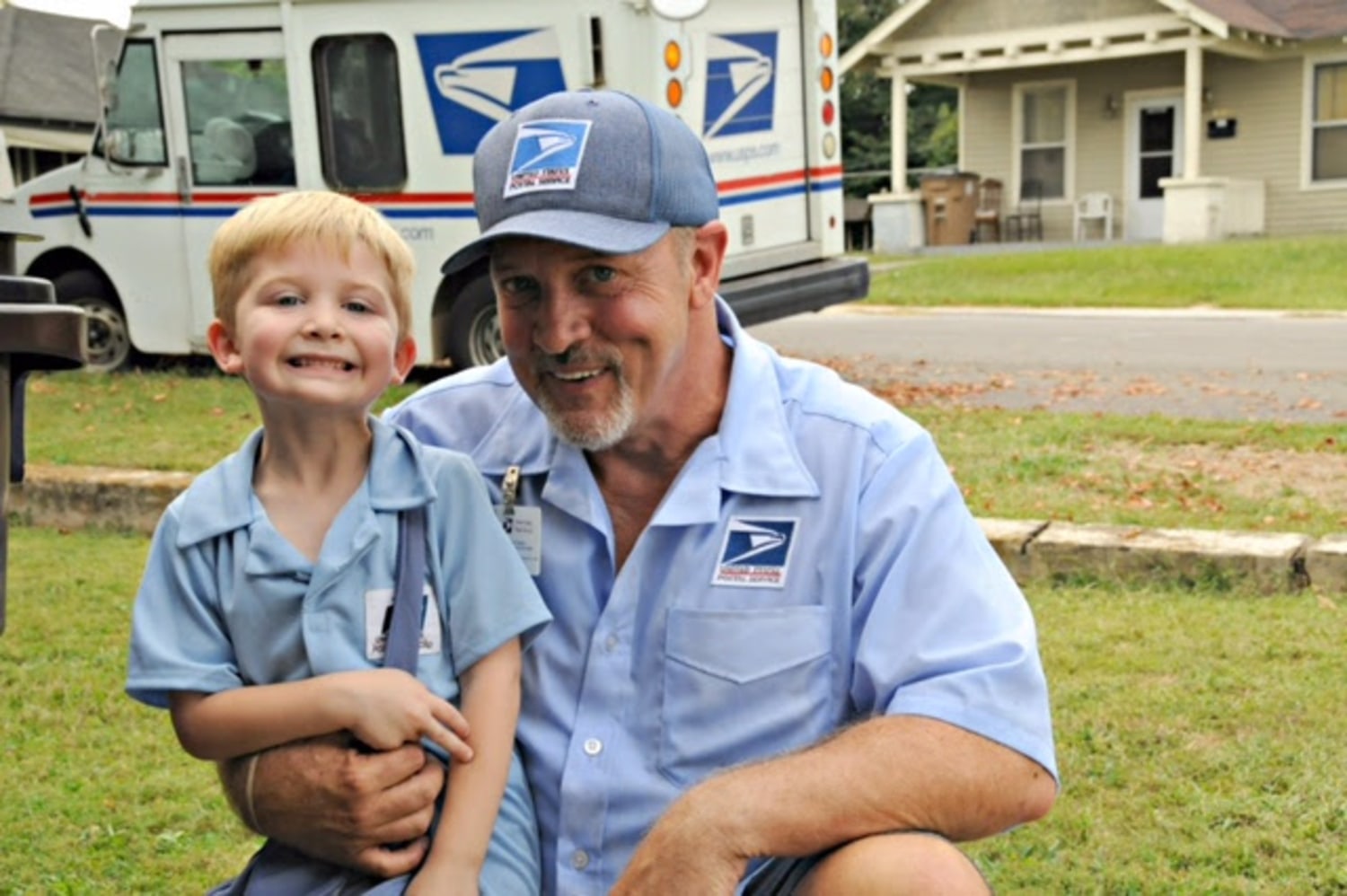 TRENDING: Neighbors surprise mailman on last day, toddler helps